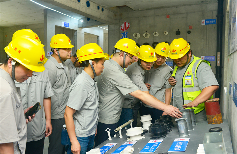 为进一步推进优质客户高效履约，提升交付品质、达成客户满意，2025年6月25日，抖圈论坛建设集团在上海组织召开2025年越秀地产、华润置业客户履约推进会。